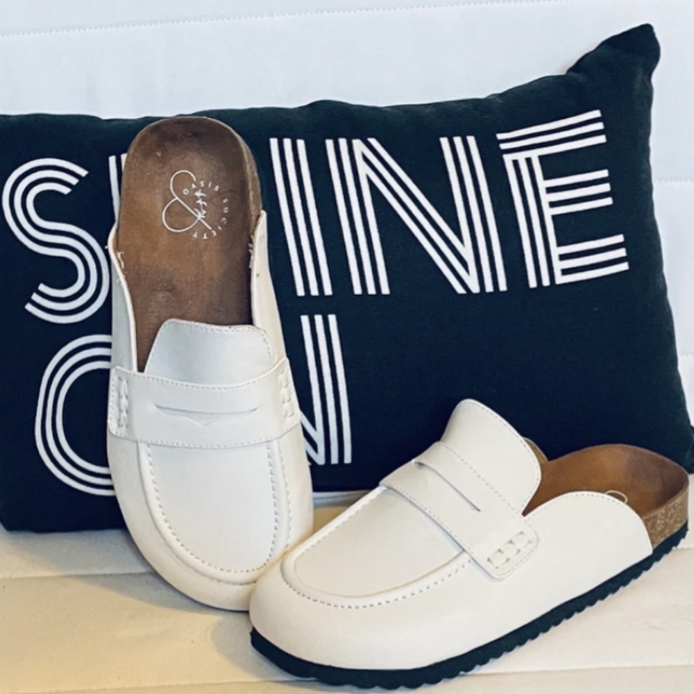 White Oxford Sliders